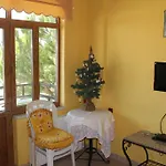 Flora Hotel