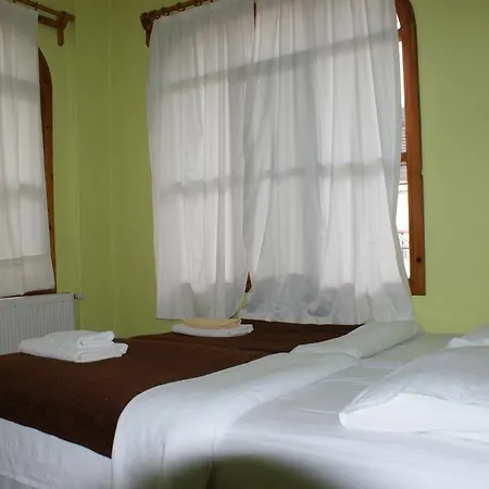 Flora Hotel 3*