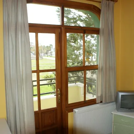Flora Hotel 3*