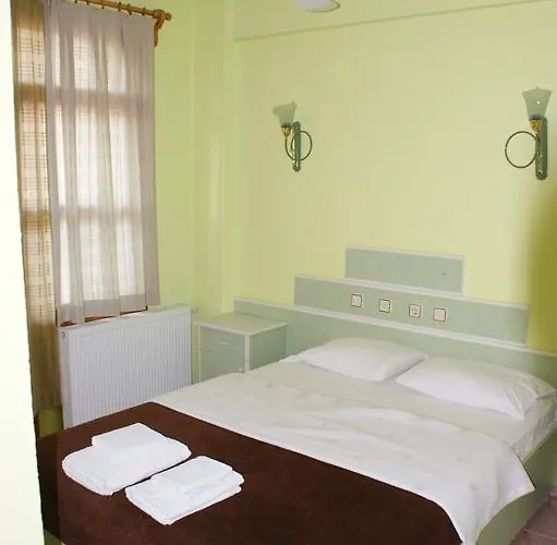 Ξενοδοχείο Flora 3*